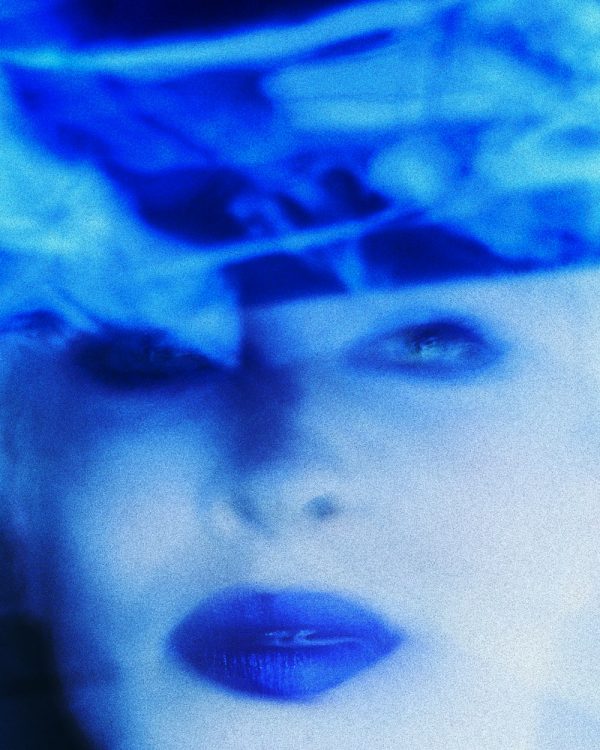 robertinonikolic-blue_1_1